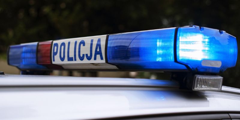 Mężczyzna chciał skoczyć z 9. piętra: Ponad 19 godzin negocjacji zakończyło się sukcesem