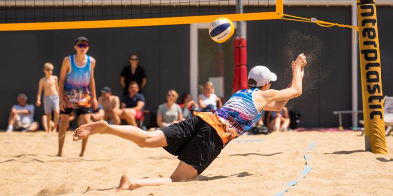 Młodzicy MOS Wola i młodziczki Varsovii z mistrzostwem Mazowsza na plaży!