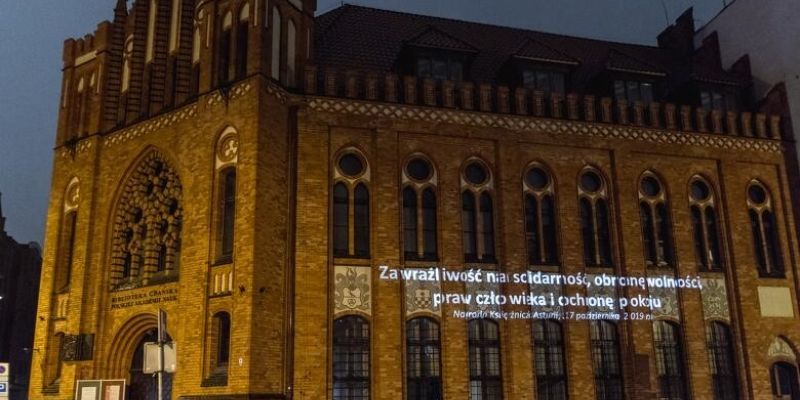 Lotnisko sponsorem Biblioteki Gdańskiej PAN. Placówka ma już 425 lat - budynek czeka remont