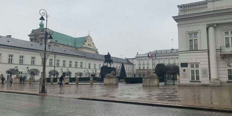 W stolicy tej zimy spadł pierwszy śnieg