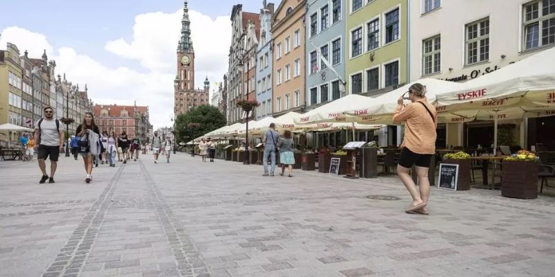 Nowe słupki blokujące na Głównym Mieście