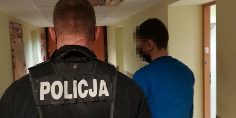 Policjanci zatrzymali 39-letniego mężczyznę podejrzewanego o napad na zakład jubilerski