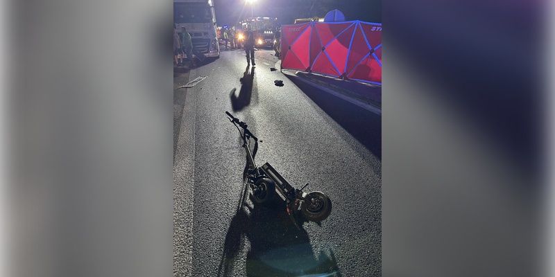Tragedia w Błoniu: dwóch mężczyzn na jednej hulajnodze zginęło pod kołami ciężarówki