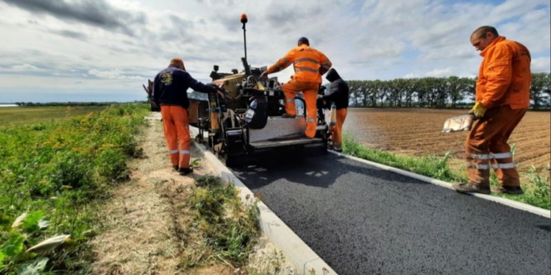 Wyspa Sobieszewska. Kolejne metry drogi rowerowej