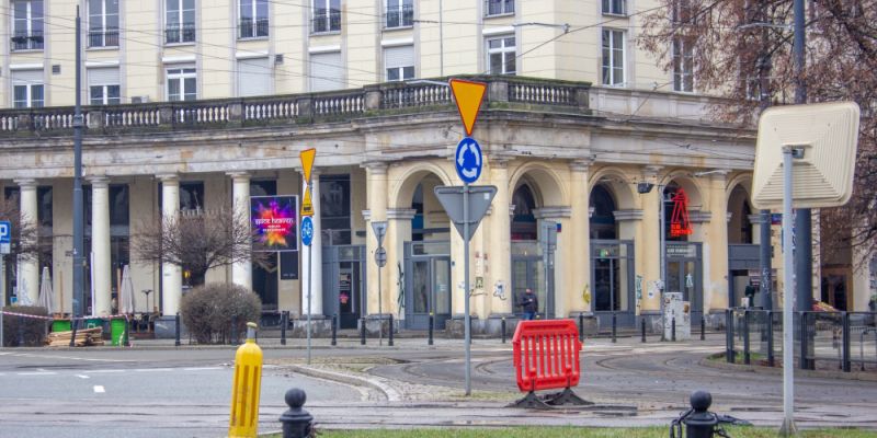 400 tysięcy złotych za zniszczenie zabytku. Konserwator Zabytków nie ugiął się przed właścicielem lokalu na placu Zbawiciela