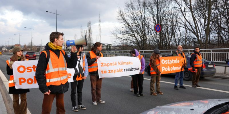 Ruszyła kampania obywatelskiego oporu -aktywiści blokują mosty