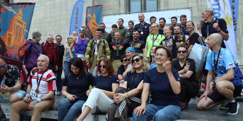 Pałac Kultury zdobyty! Uczestnicy zmierzyli się z 30 piętrami