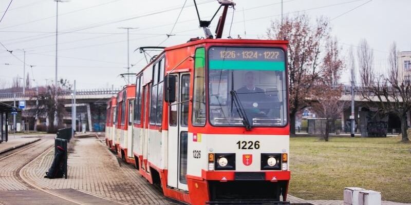 Wysłużone "stopiątki" żegnają się z pasażerami. Jeździły po gdańskich torach 46 lat