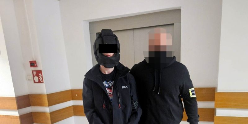 Tymczasowy areszt dla nożownika z tramwaju: Napastnikowi grozi do 20 lat więzienia