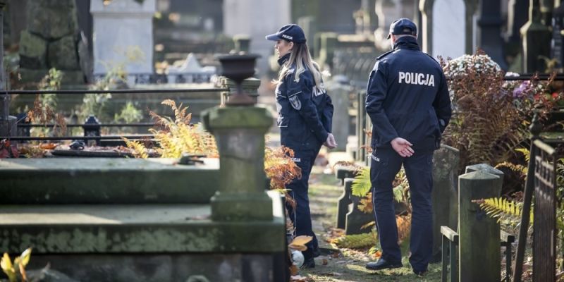 Warszawscy Policjanci ruszają z akcją "Znicz"