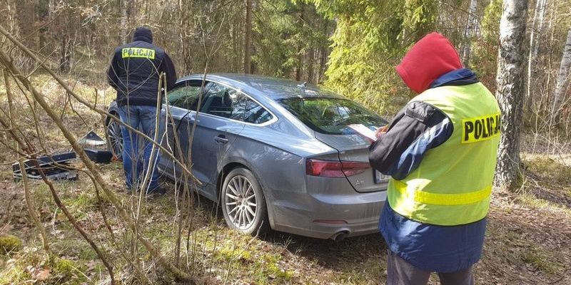 Ukradł luksusowe Audi, zapalił w nim jointa i zasnął. Obudzili go policjanci