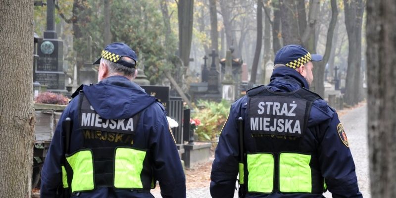 Strażnicy miejscy zadbają o bezpieczeństwo w czasie Wszystkich Świętych