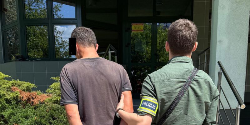 Sprawca napadu na 95-latka został deportowany z kraju