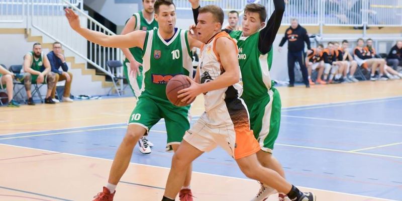 Koszykarze Hutnika rozpoczynają drugi etap rozgrywek