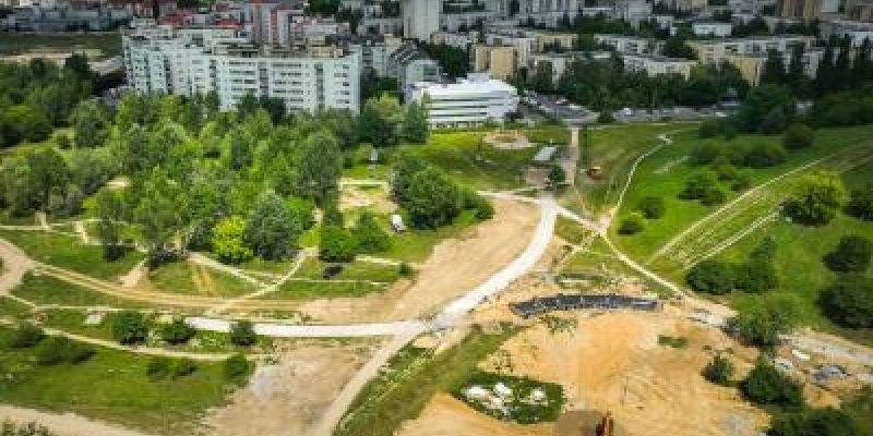 Coraz bliżej końca przebudowy parku im. Cichociemnych Spadochroniarzy AK