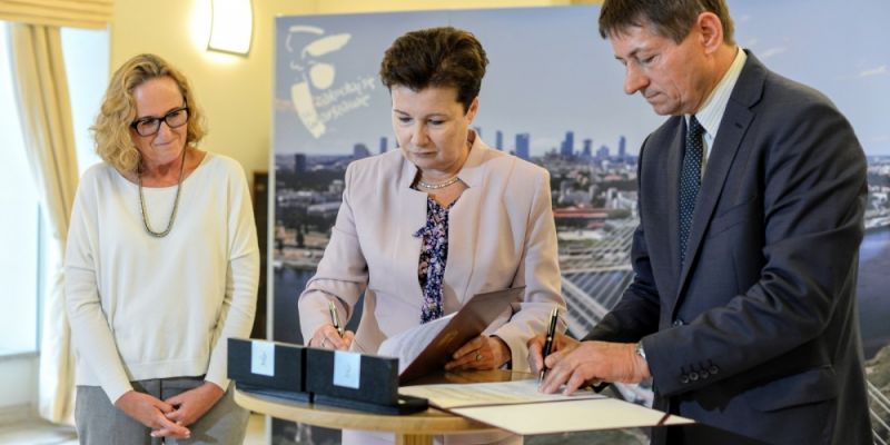 Rzeczowo, finansowo i koncepcyjnie – tak pomaga Miasto Stołeczne Warszawa