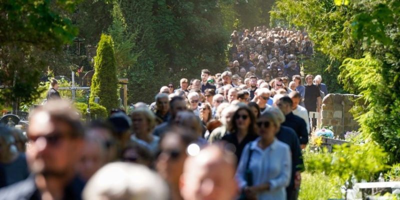 Ostatnie Pożegnanie Kacpra Tekielego: Wzruszający Pogrzeb Alpinisty na Cmentarzu Oliwskim