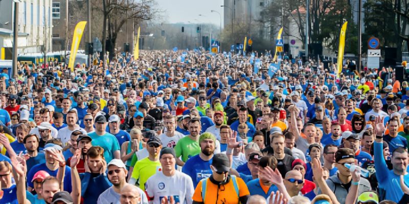 Tysiące biegaczy ruszy ulicami stolicy. Co nas czeka na Maratonie Warszawskim?