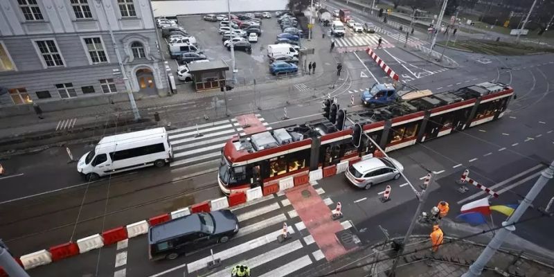 Zmiany w organizacji ruchu na skrzyżowaniu 3 Maja i Nowe Ogrody. Od poniedziałku