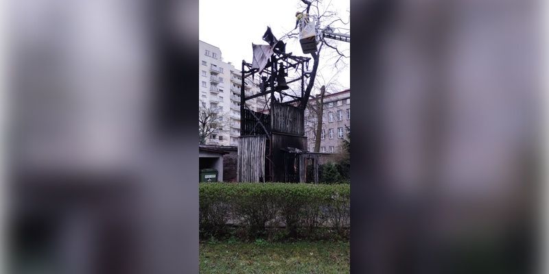 Spłonęła zabytkowa dzwonnica na Kamionku