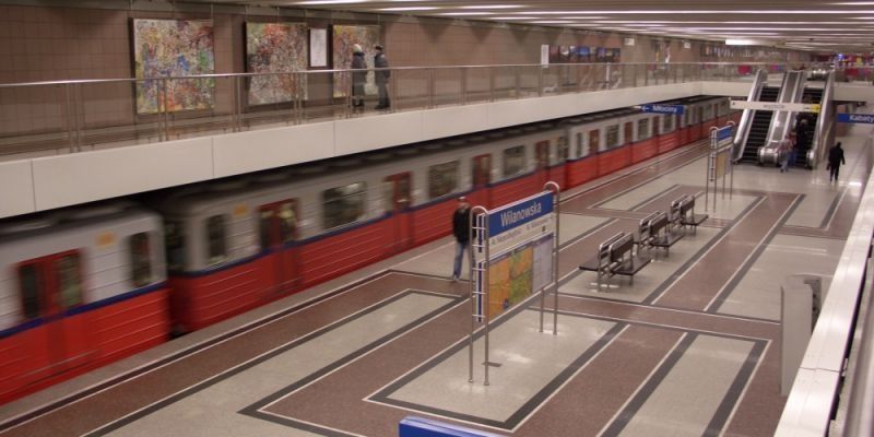 Dlaczego metro jeździ wolniej?