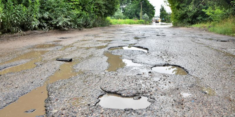 Samorząd Województwa Mazowieckiego przyznał dodatkowe środki na najpilniejsze remonty wolskich dróg.