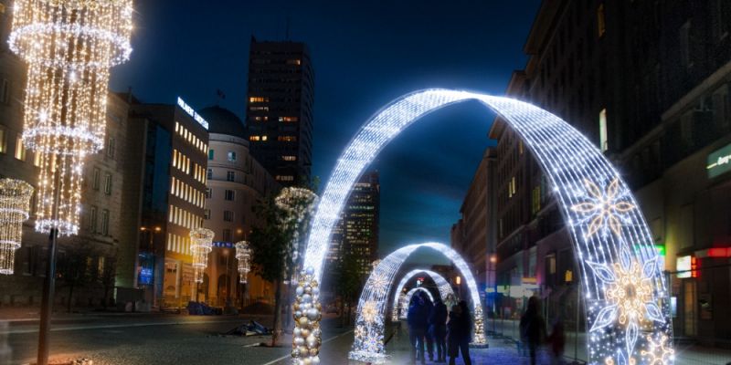 Warszawa rozbłyśnie świątecznie