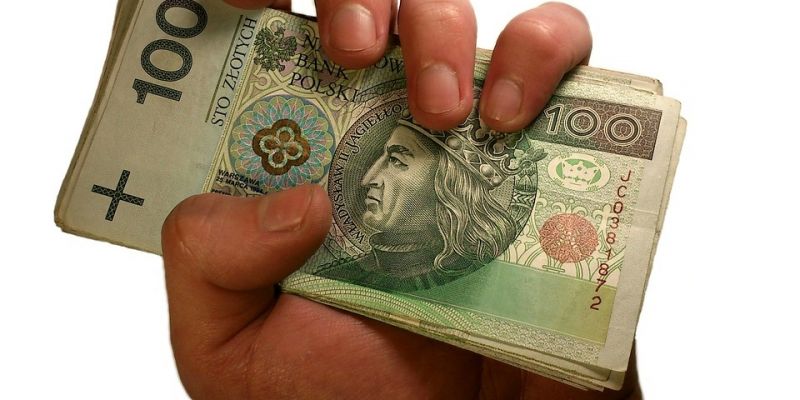 wyłudziła pożyczkę, posługując się danymi współlokatorki