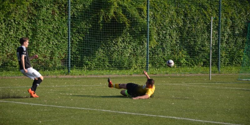 "Źli Chłopcy" wygrali piłkarskie derby Pragi-Północ