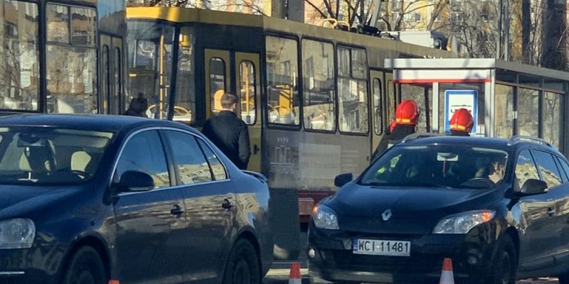 Stłuczka na Broniewskiego - poranne utrudnienia w ruchu