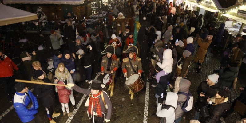 Czuć już klimat świąt! Uroczyste otwarcie świątecznego jarmarku.