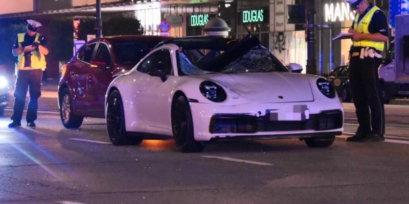 Tragedia w centrum Warszawy. Porsche śmiertelnie potrąciło pieszego