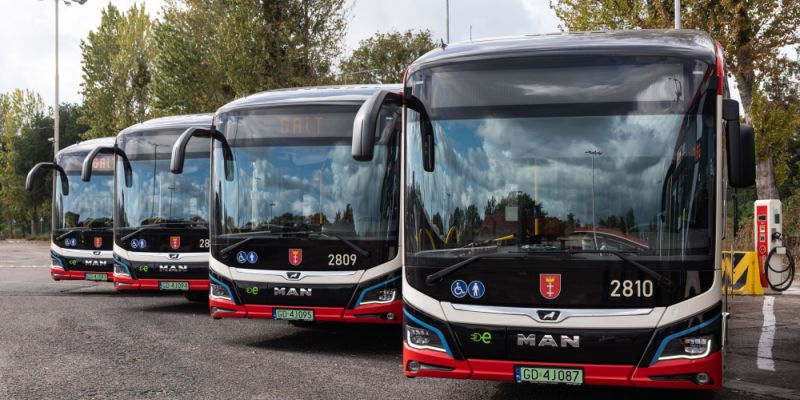 Gdańsk jedzie na prąd: 18 nowych autobusów elektrycznych MAN Lion’s City E włączonych do ruchu