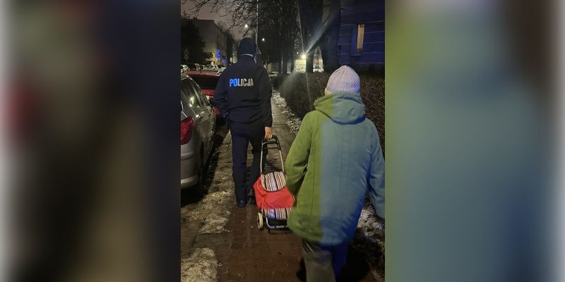 Policjanci z Ochoty pomogli 88-latce wrócić do domu