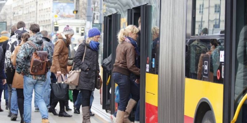 Pasażerowie chwalą kierowców i motorniczych