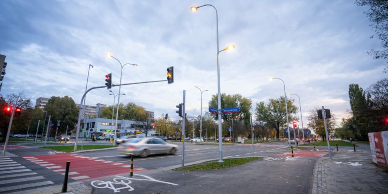 Nowe połączenie i sygnalizacja na skrzyżowaniu Wysockiego z Poborzańską i Warszawski Świt