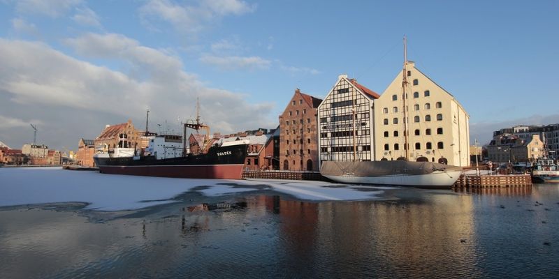 Stocznia Gdańska jako atrakcja turystyczna przed- i powojennego Gdańska