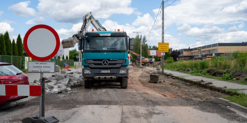 Budowa dwóch rond na ul. Kadetów