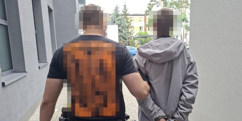 Agresywny recydywista w areszcie: policja rozszerzyła zarzuty dla 43-latka znęcającego się nad rodzicami