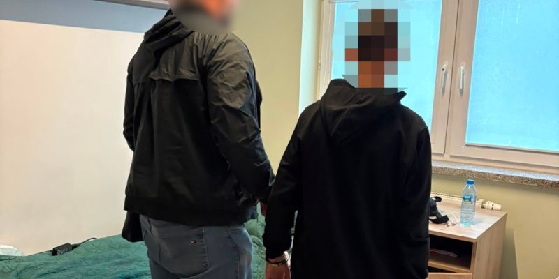 Fałszywy alarm bombowy na stołecznym lotnisku: policja zatrzymała 15-letniego sprawcę