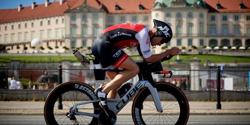 Triathloniści startują, rodziny kibicują