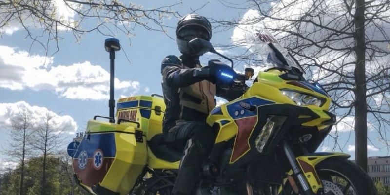 Motoambulans na ulicach Warszawy. Ma szybciej docierać do pacjentów
