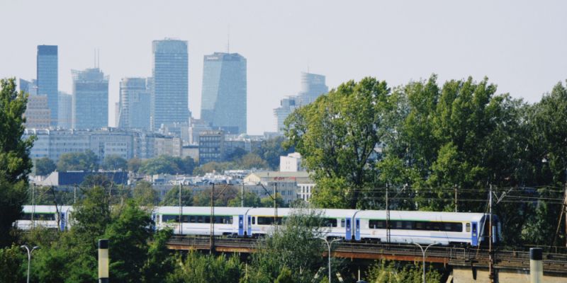 Zawieszenie trasy kolejowej pod Warszawą