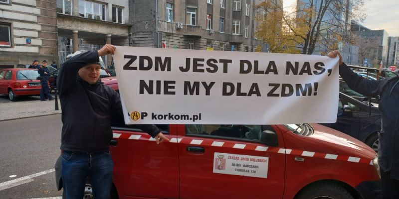 Protest przed siedzibą ZDM