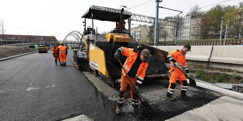 Organizacja ruchu na Wiadukcie Biskupia Górka. Przywrócenie ruchu na obu nitkach planowane na środę