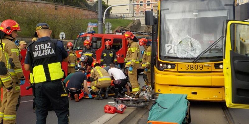 Tramwaj nie zdążył wyhamować przez rowerzystą