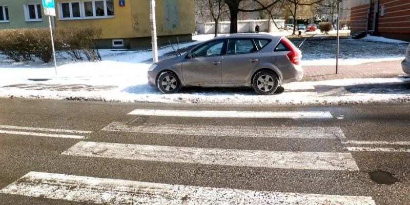 Straż Miejska założyła ponad 2500 blokad na źle zaparkowane pojazdy, a to nie koniec.