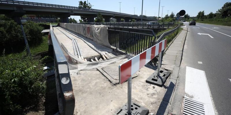 Zamknięcie wiaduktu na skrzyżowaniu al. Armii Krajowej i al. Sikorskiego