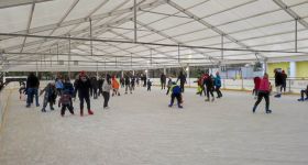 Ursynów: Zadaszone lodowisko przy Kajakowej wraca już w piątek