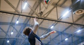 Orlęta lepsze w meczu na szczycie